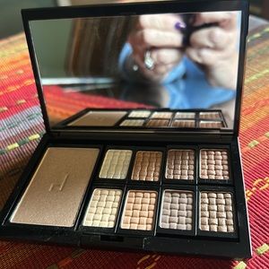 Doucce eyeshadow palette